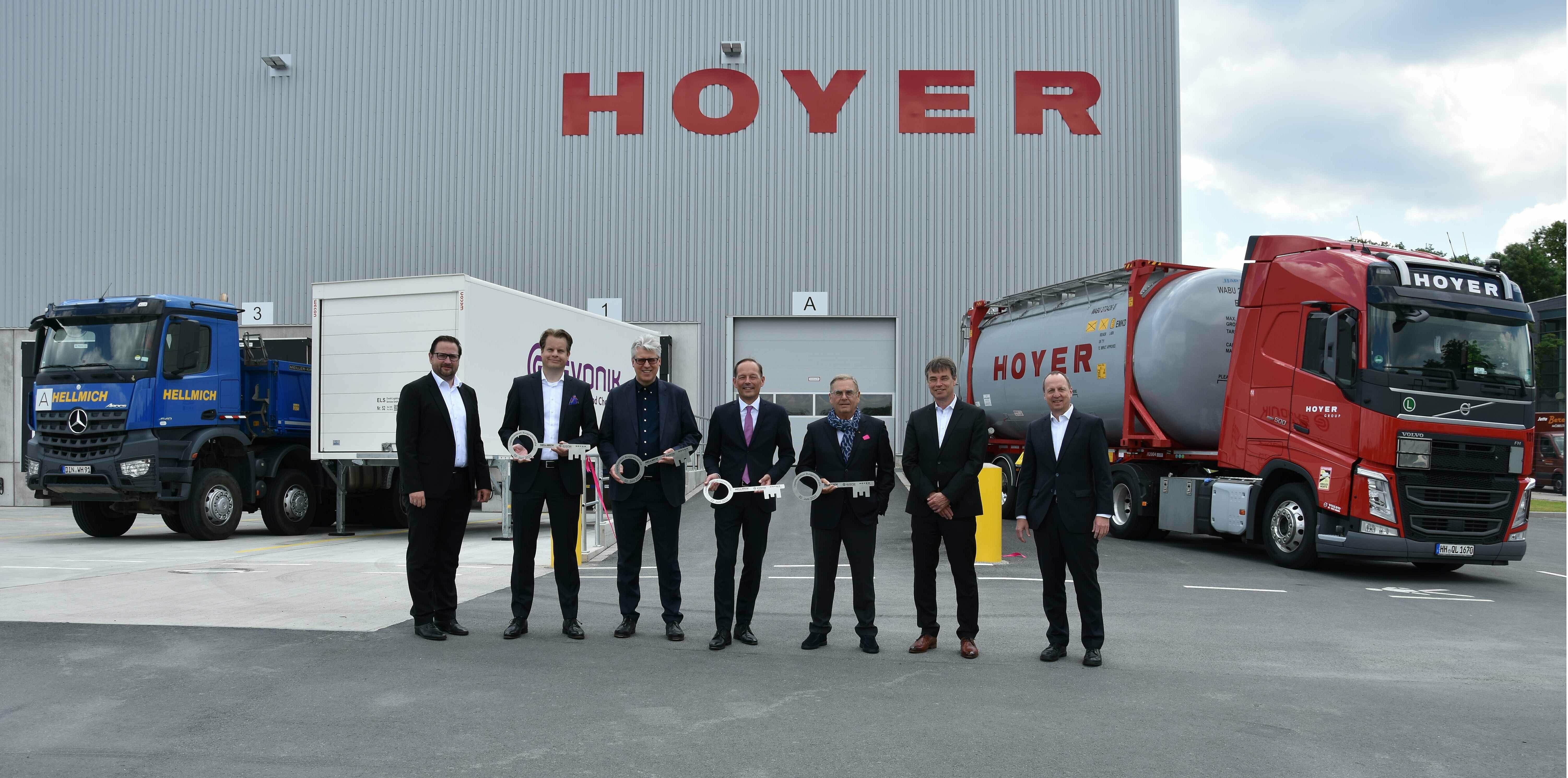 HOYER brings innovatively equipped logistics warehouse in Essen into  operation