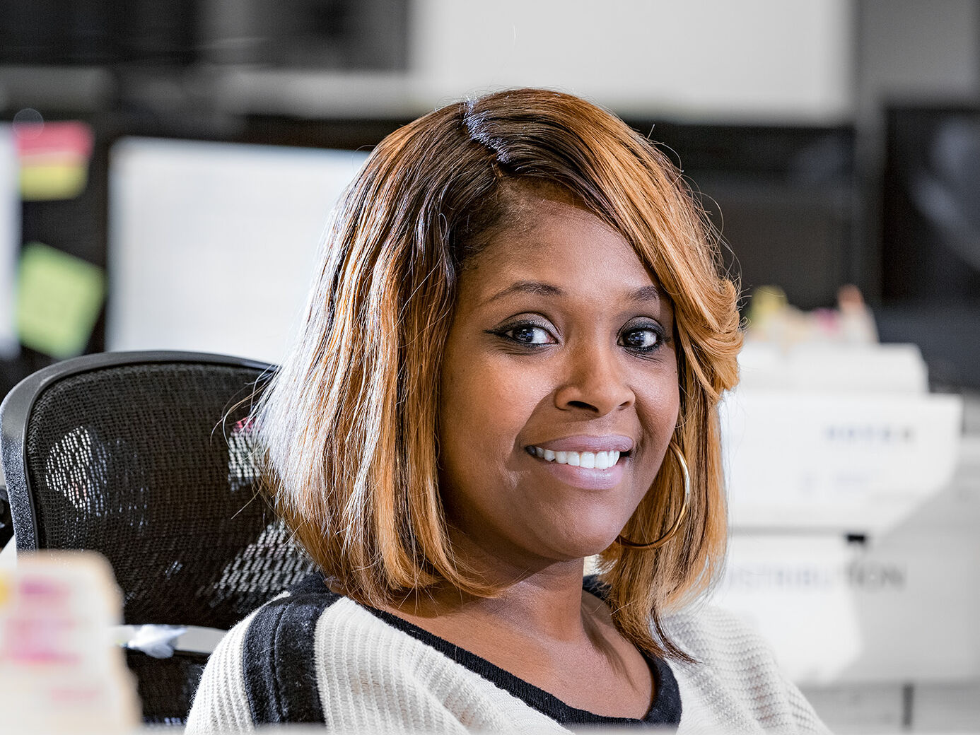 Logistics consultancy HOYER employee on a chair, Texas, US