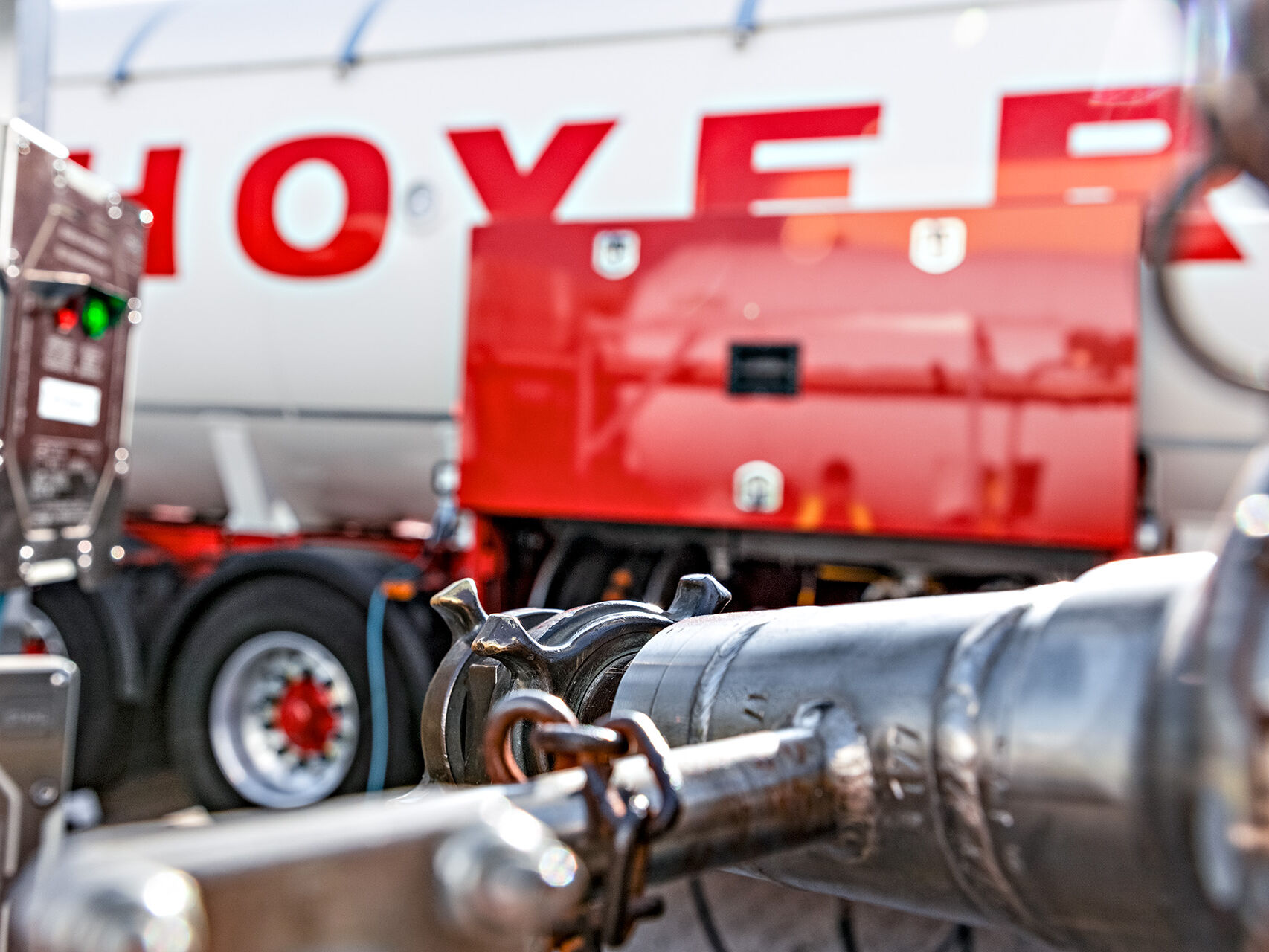 Technologies Connection at a HOYER truck