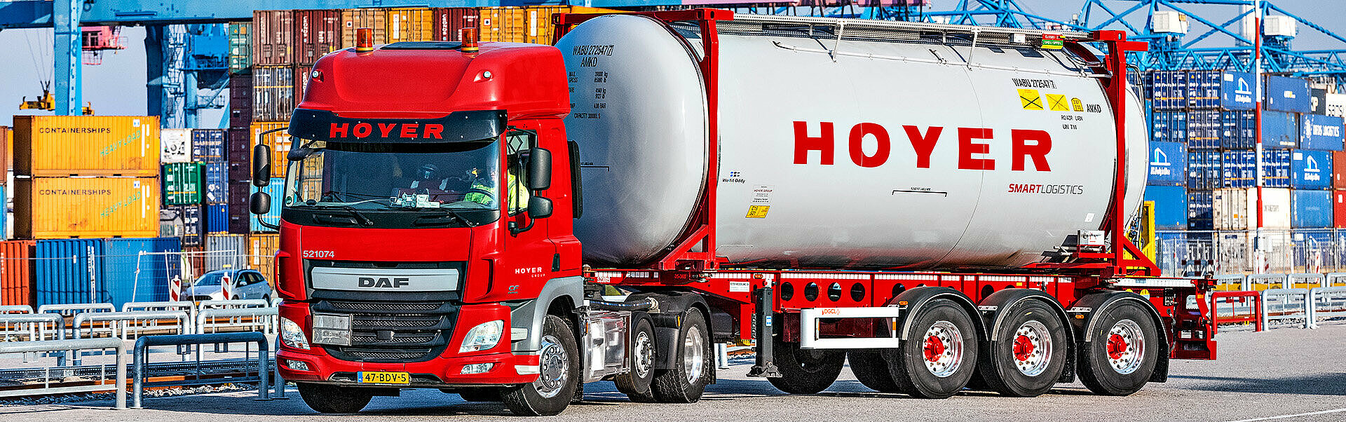 HOYER truck with tankcontainer in Rotterdam