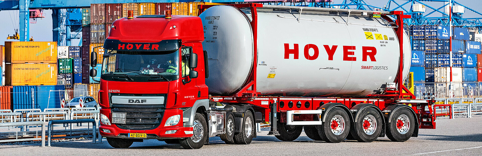 HOYER Lkw mit Tankcontainer Rotterdam